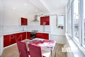 4-к квартира, вторичка, 132м2, 4/5 этаж