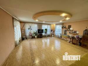 4-к квартира, вторичка, 104м2, 2/5 этаж