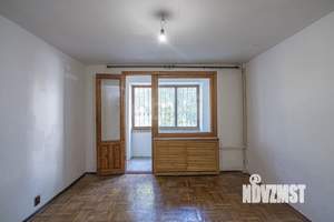 4-к квартира, вторичка, 100м2, 1/5 этаж