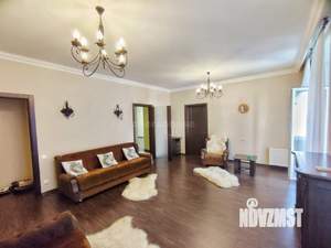 3-к квартира, вторичка, 133м2, 3/5 этаж