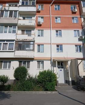 3-к квартира, вторичка, 61м2, 1/5 этаж
