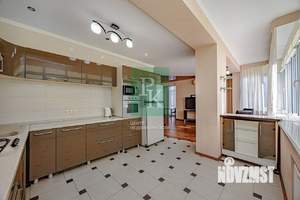3-к квартира, вторичка, 136м2, 4/4 этаж