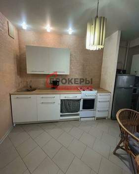 2-к квартира, вторичка, 67м2, 1/10 этаж