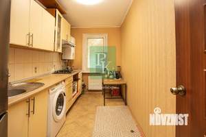 2-к квартира, вторичка, 63м2, 1/9 этаж