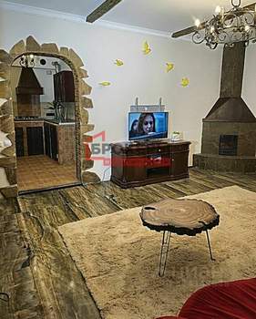 3-к квартира, вторичка, 86м2, 1/2 этаж