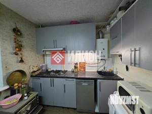 2-к квартира, вторичка, 42м2, 1/4 этаж