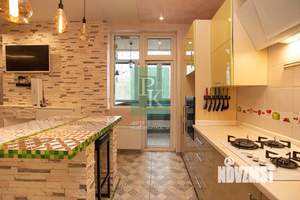 2-к квартира, вторичка, 72м2, 1/6 этаж