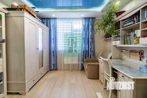 5-к квартира, вторичка, 140м2, 1/10 этаж