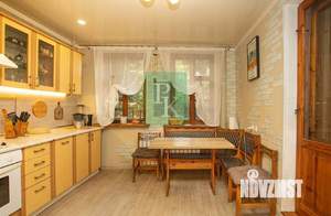 4-к квартира, вторичка, 122м2, 1/5 этаж