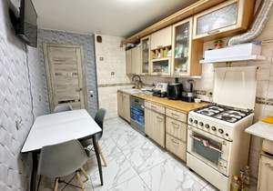 4-к квартира, вторичка, 76м2, 1/10 этаж