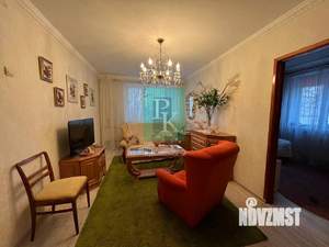 2-к квартира, вторичка, 42м2, 1/5 этаж