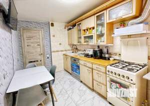 4-к квартира, вторичка, 76м2, 1/10 этаж