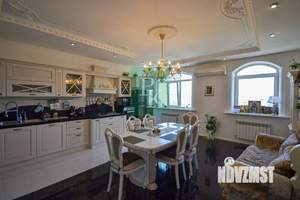 4-к квартира, вторичка, 121м2, 3/8 этаж