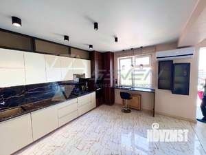 4-к квартира, вторичка, 160м2, 9/10 этаж