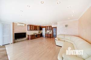 2-к квартира, вторичка, 109м2, 9/10 этаж