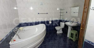3-к квартира, вторичка, 70м2, 1/2 этаж