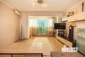 2-к квартира, вторичка, 63м2, 1/9 этаж