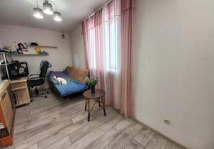 2-к квартира, вторичка, 42м2, 1/5 этаж