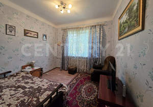 4-к квартира, вторичка, 80м2, 1/1 этаж