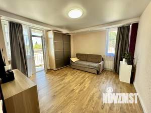 2-к квартира, вторичка, 54м2, 1/10 этаж