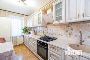 2-к квартира, вторичка, 62м2, 1/9 этаж