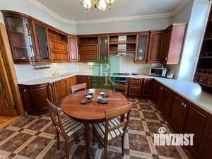 4-к квартира, вторичка, 131м2, 5/6 этаж