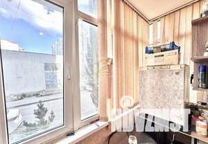 2-к квартира, вторичка, 56м2, 1/10 этаж