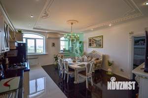 4-к квартира, вторичка, 121м2, 3/8 этаж