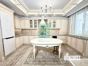 3-к квартира, вторичка, 80м2, 9/9 этаж