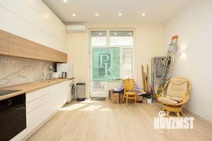 2-к квартира, вторичка, 65м2, 1/5 этаж