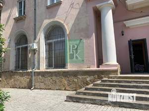 2-к квартира, вторичка, 101м2, 1/3 этаж