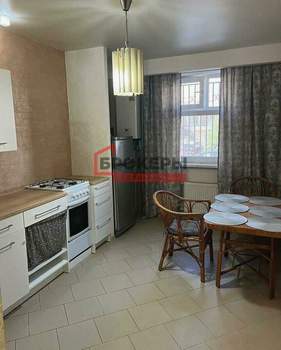 2-к квартира, вторичка, 67м2, 1/10 этаж