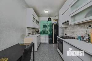 4-к квартира, вторичка, 102м2, 2/2 этаж