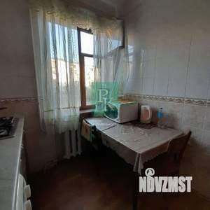 3-к квартира, вторичка, 58м2, 3/5 этаж