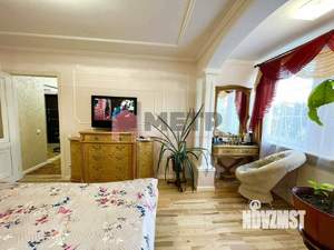 2-к квартира, вторичка, 64м2, 1/10 этаж