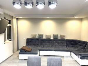 2-к квартира, вторичка, 74м2, 1/10 этаж