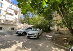 2-к квартира, вторичка, 60м2, 1/3 этаж