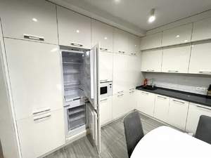 2-к квартира, вторичка, 74м2, 1/10 этаж