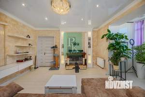 4-к квартира, вторичка, 102м2, 2/2 этаж
