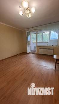 2-к квартира, вторичка, 52м2, 1/9 этаж