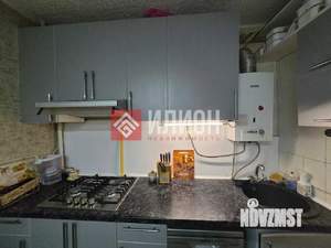 2-к квартира, вторичка, 42м2, 1/4 этаж