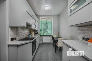 4-к квартира, вторичка, 102м2, 2/2 этаж