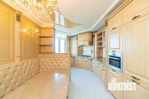 3-к квартира, вторичка, 120м2, 6/10 этаж