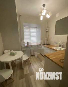 2-к квартира, вторичка, 43м2, 1/4 этаж