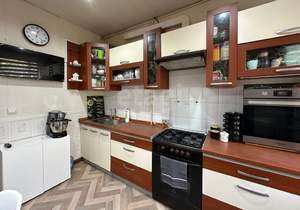 4-к квартира, вторичка, 90м2, 2/2 этаж